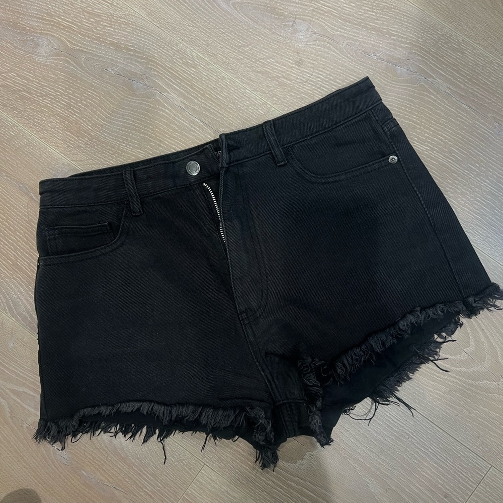 PrettyLittleThing Black Jean Shorts with Frayed Hem
